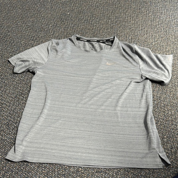 Nike tee S // 052723 - Picture 1 of 2